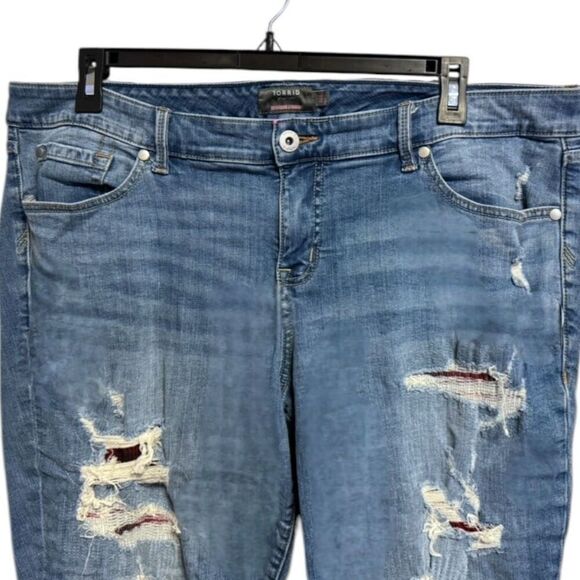 Torrid Boyfriend Straight Vintage Stretch Mid-Rise Rip & Repair Jean Size 18 - Picture 7 of 11